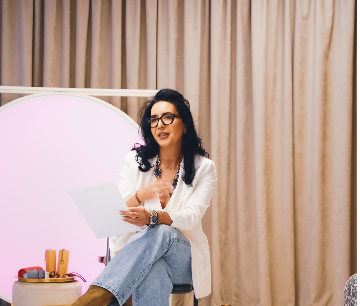 Alexandra — Facilitator de Constelații Familiale și Sistemice