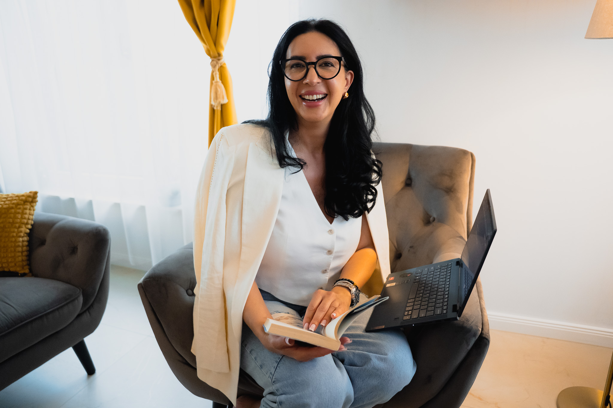 Alexandra — Facilitator de Constelații Familiale și Sistemice